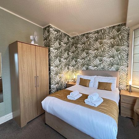Devonia Express Hotel Eastbourne Bagian luar foto