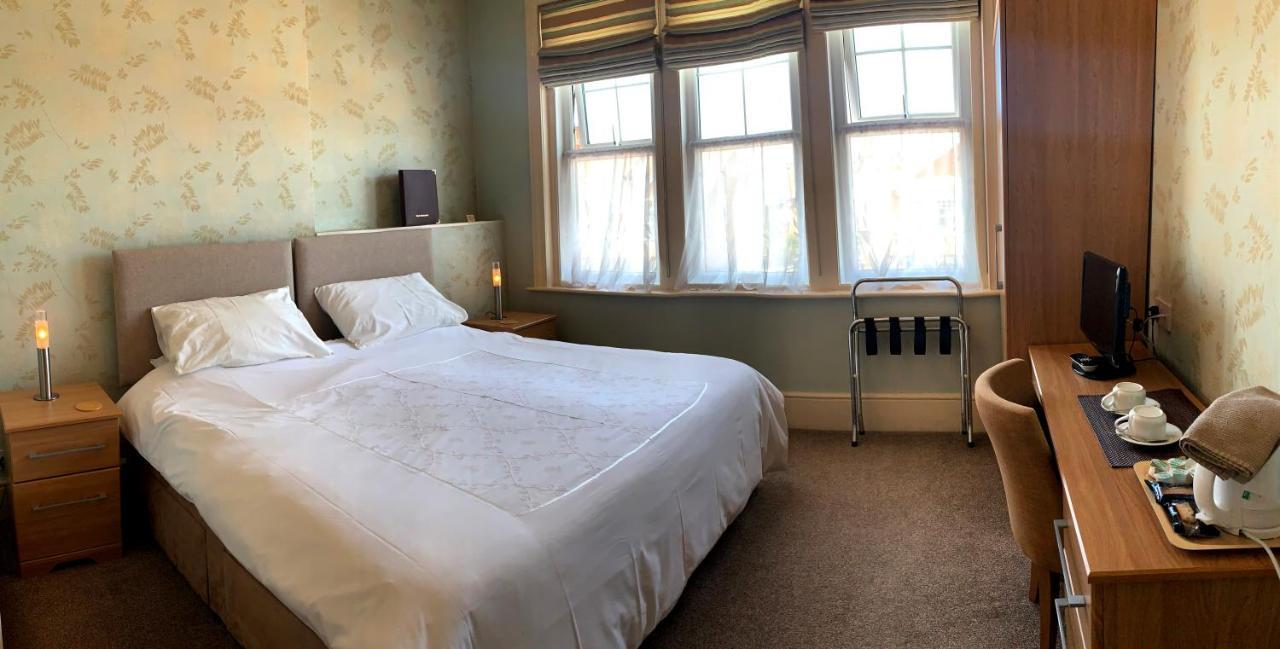Devonia Express Hotel Eastbourne Bagian luar foto