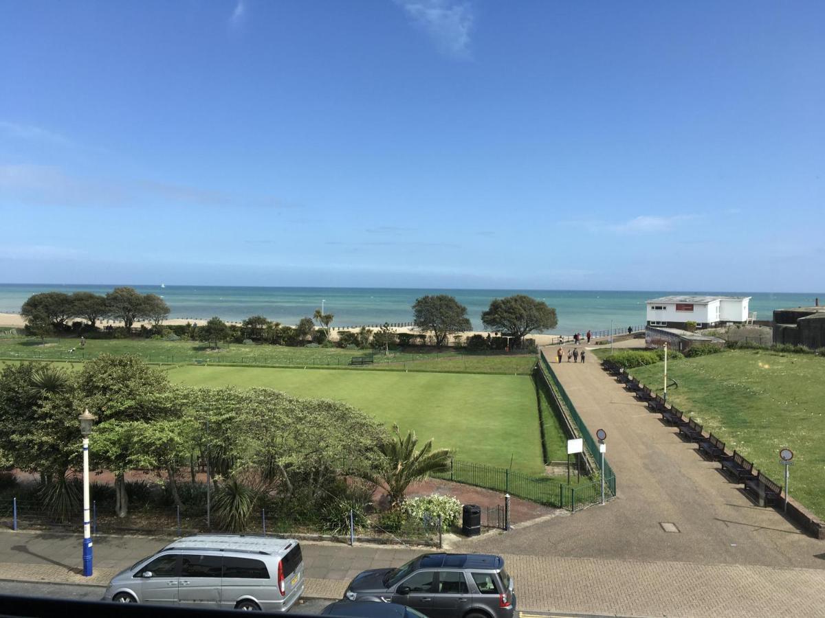 Devonia Express Hotel Eastbourne Bagian luar foto