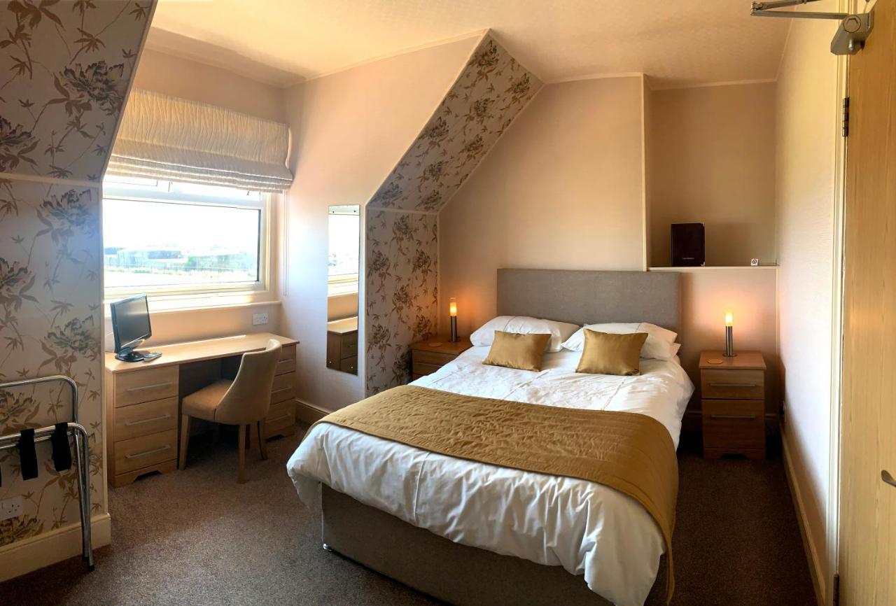 Devonia Express Hotel Eastbourne Bagian luar foto