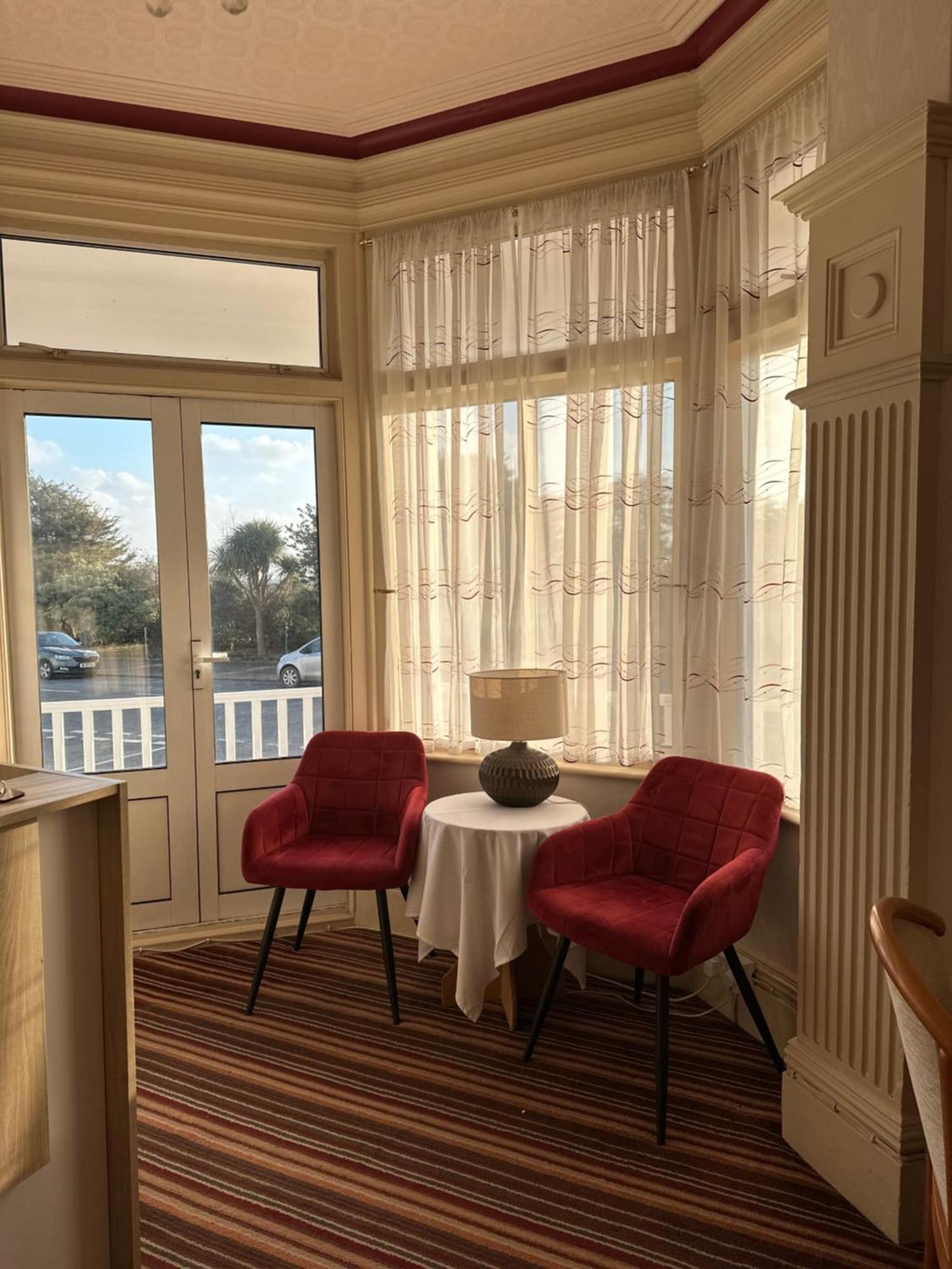 Devonia Express Hotel Eastbourne Bagian luar foto