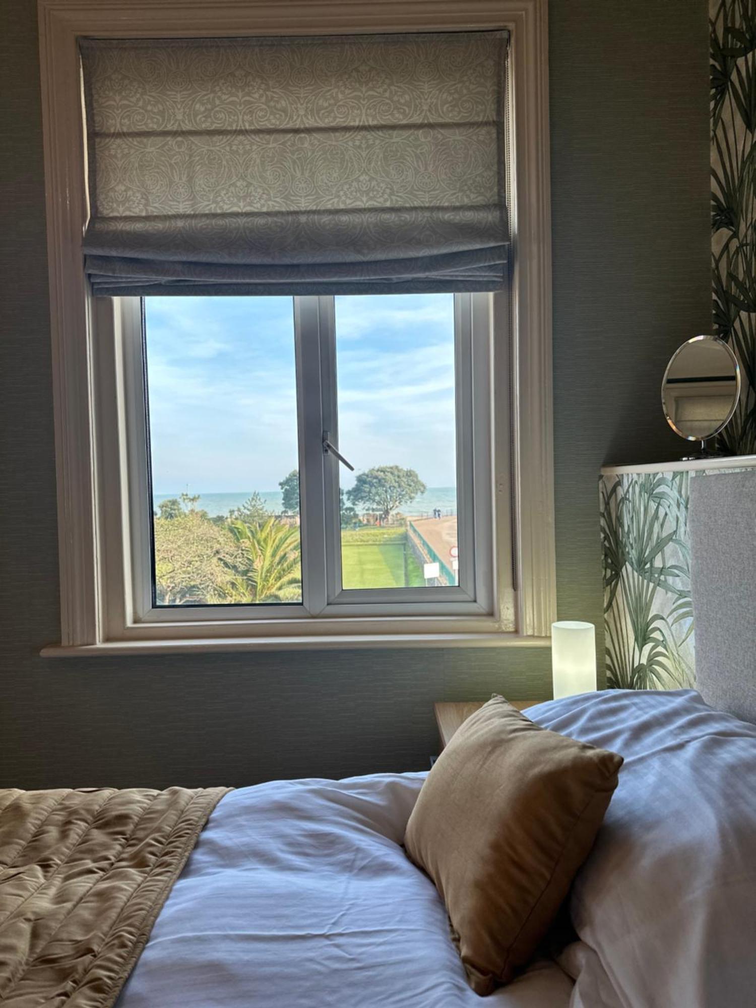 Devonia Express Hotel Eastbourne Bagian luar foto